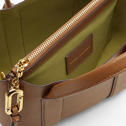 6902230